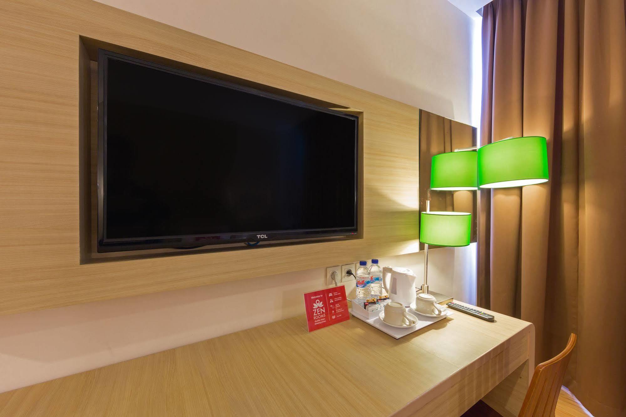 Zen Rooms Kuta Tuban Suites Luaran gambar
