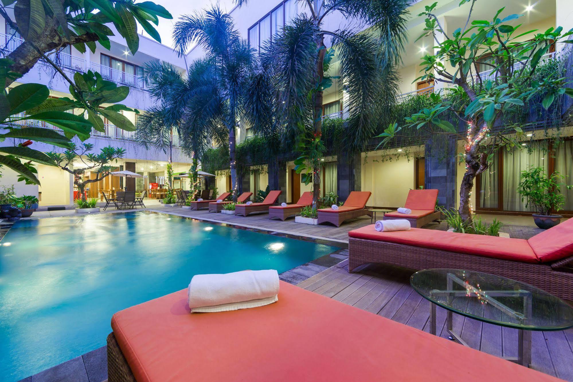 Zen Rooms Kuta Tuban Suites Luaran gambar