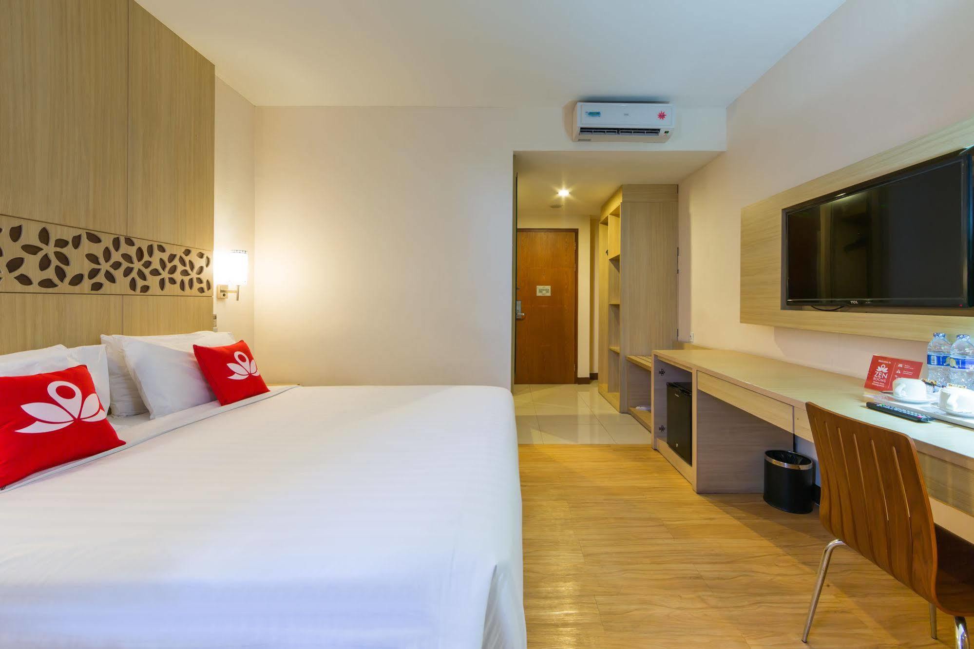 Zen Rooms Kuta Tuban Suites Luaran gambar