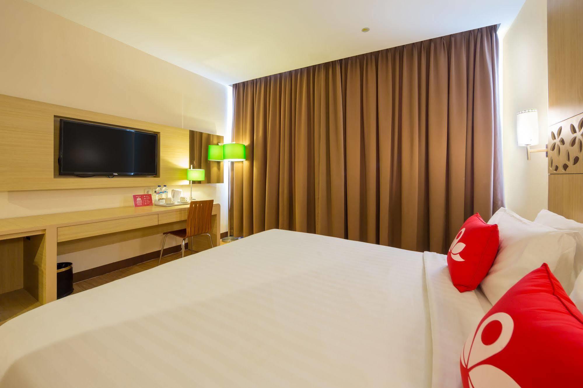 Zen Rooms Kuta Tuban Suites Luaran gambar