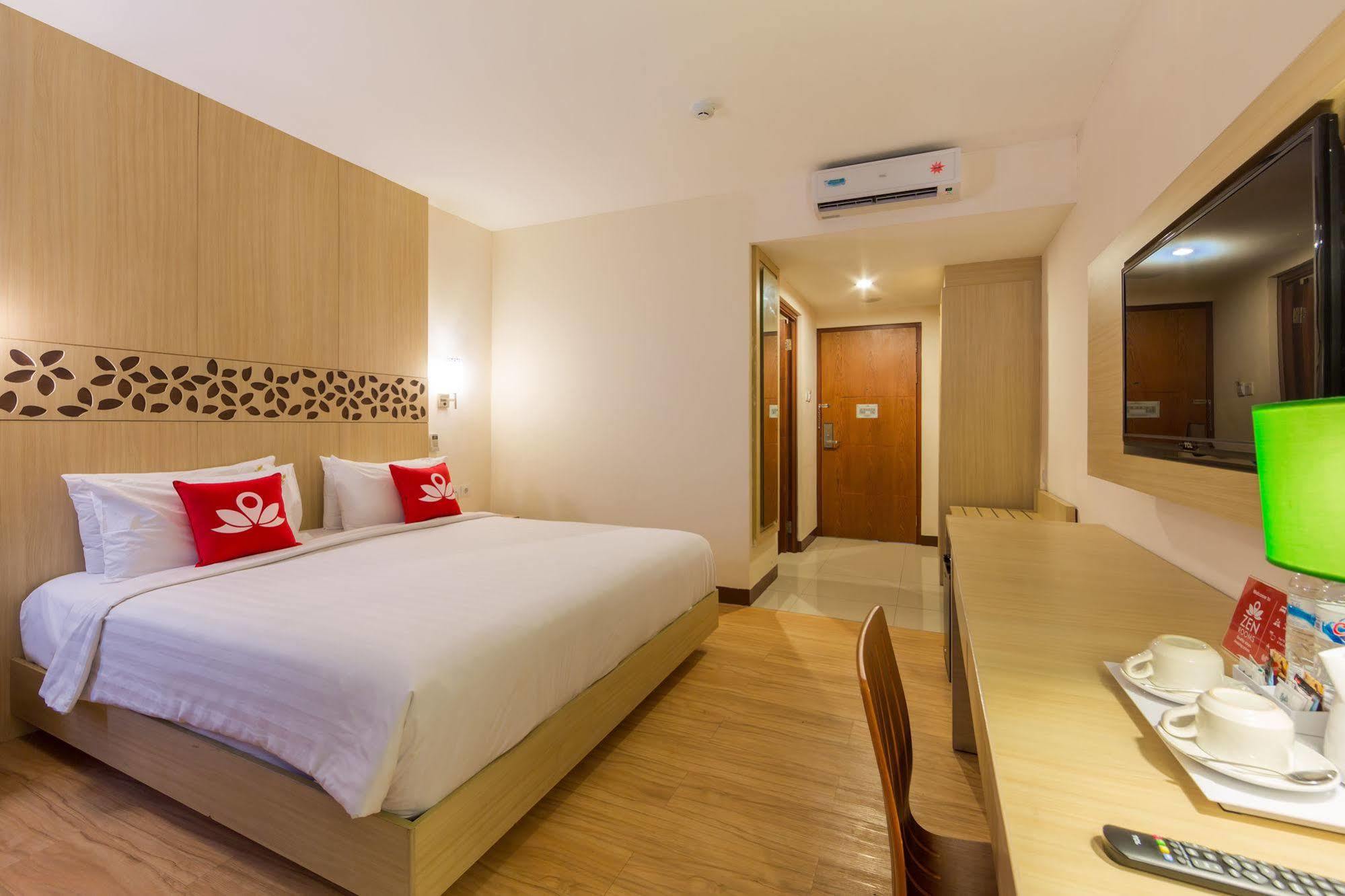 Zen Rooms Kuta Tuban Suites Luaran gambar