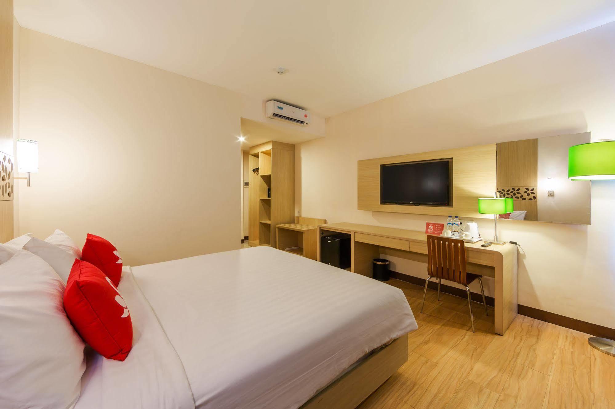 Zen Rooms Kuta Tuban Suites Luaran gambar